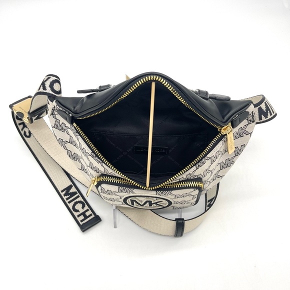 Michael Kors Erin Extra Small Belt Bag - Picture 6 of 7